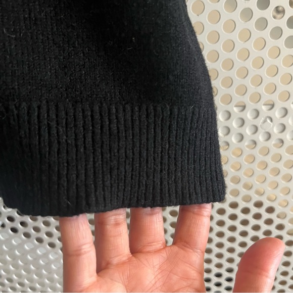 Moth by Anthropologie Crew Neck Puffed Sleeve Sweater Size Small in Black - Picture 4 of 12